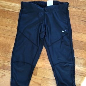 Nike womens cropped pants dry fit S